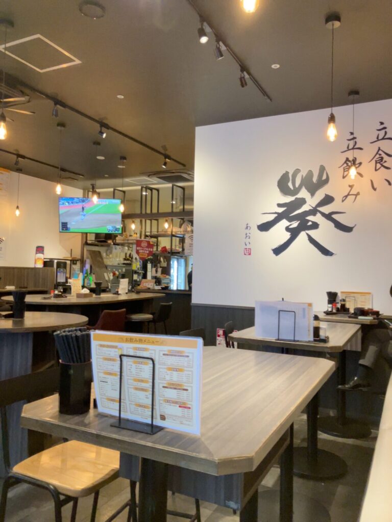 ランチを待つ店内の風景