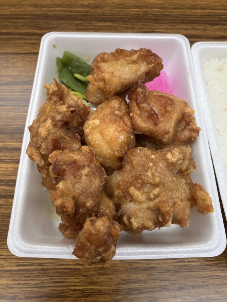おふくろ弁当のボリューム満点なからあげ弁当