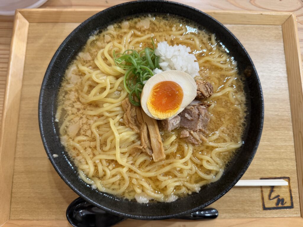 朝ラーみそ(大)赤 700円